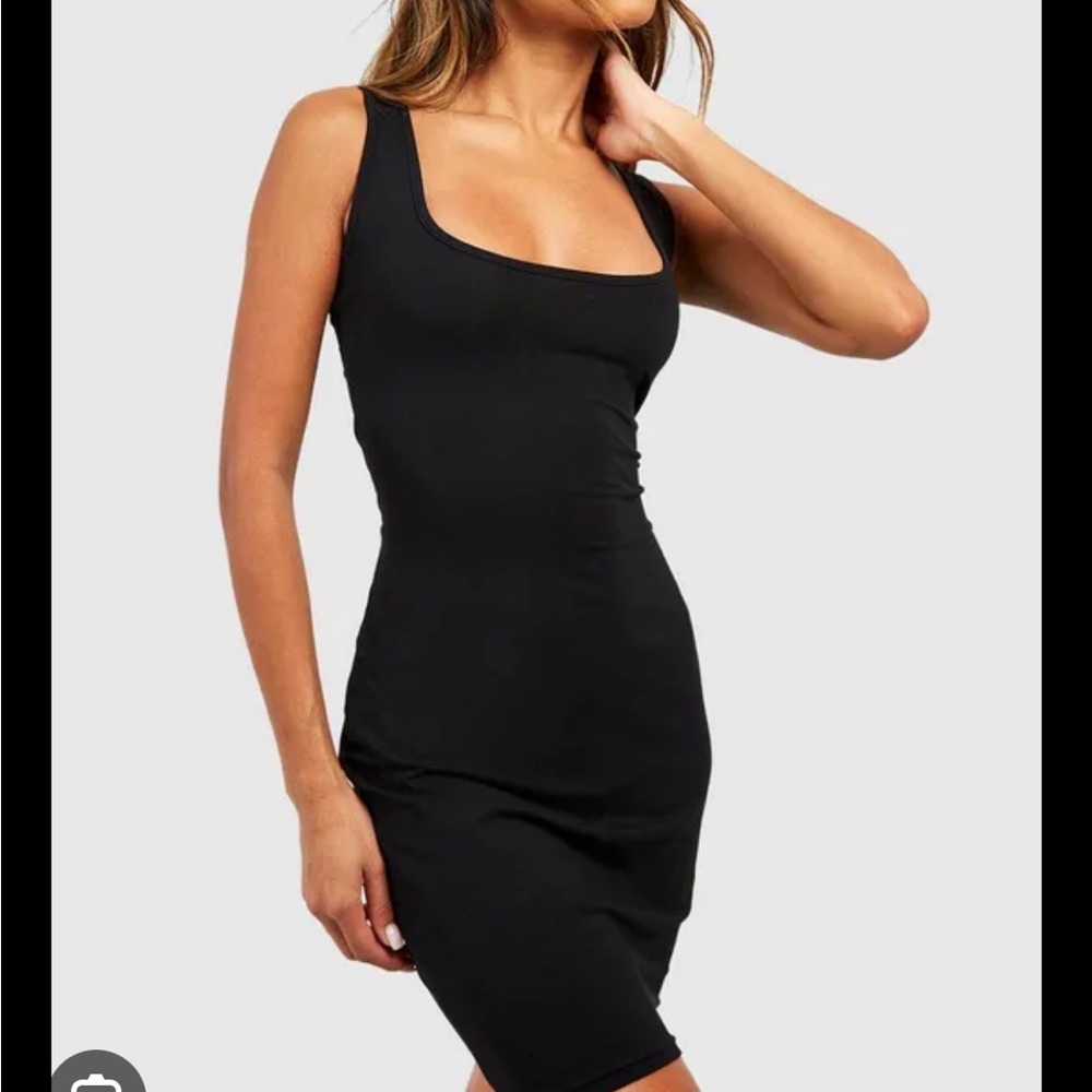 Boohoo Black Sleeveless Dress with Front Zipper
